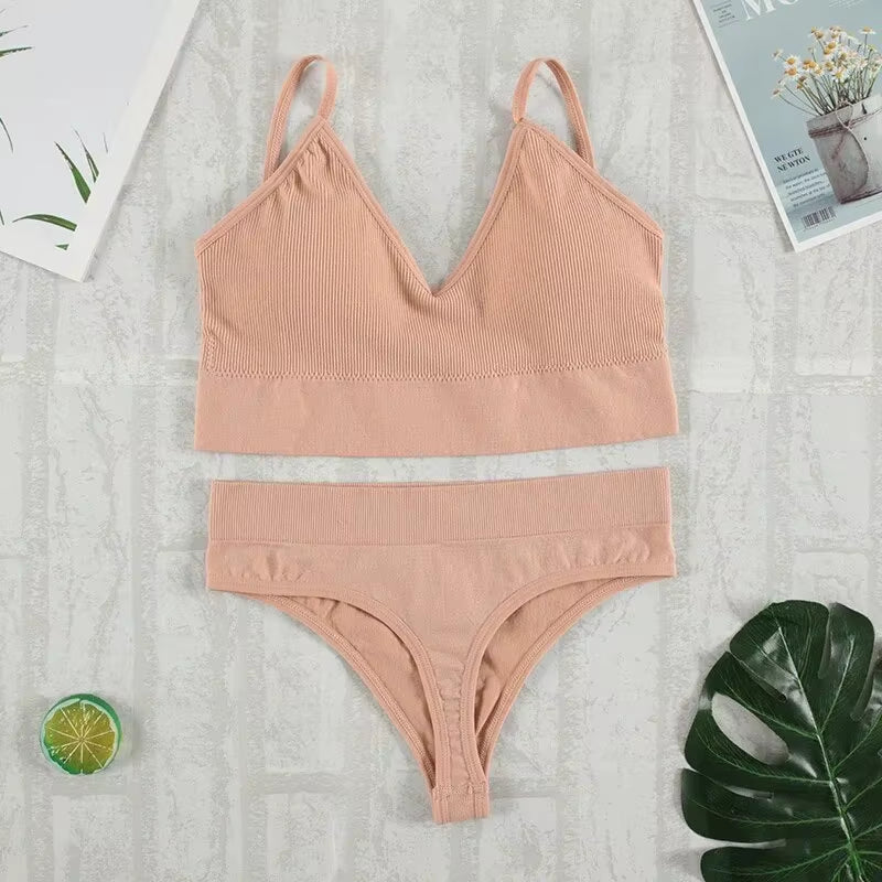 2-Piece Seamless Bra and G-String Set