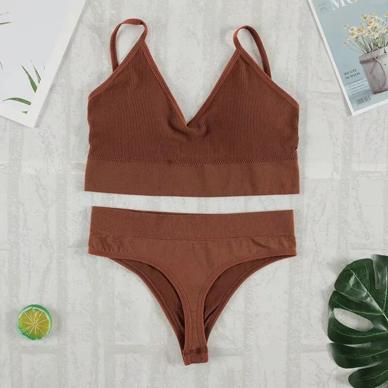 2-Piece Seamless Bra and G-String Set