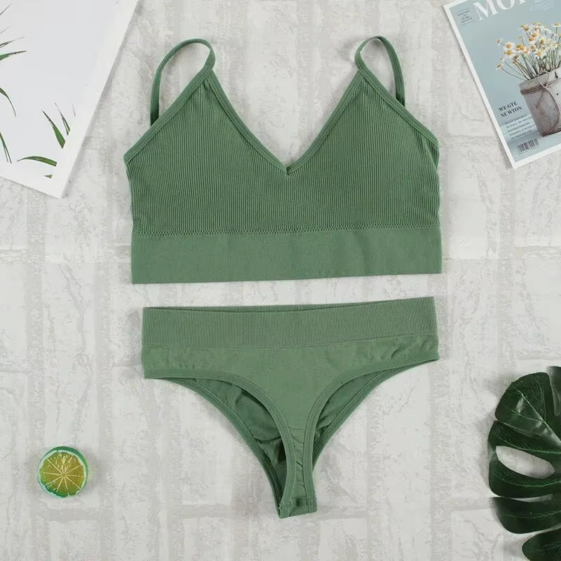 2-Piece Seamless Bra and G-String Set