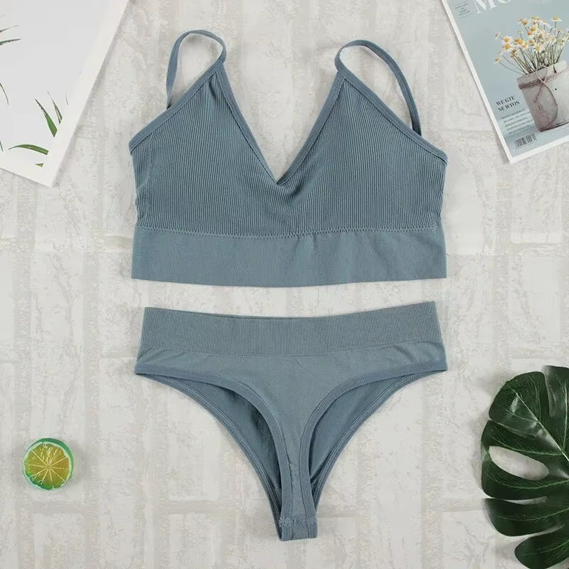 2-Piece Seamless Bra and G-String Set