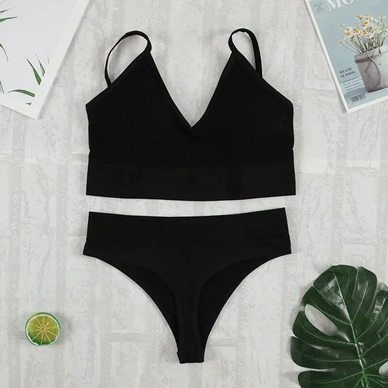 2-Piece Seamless Bra and G-String Set